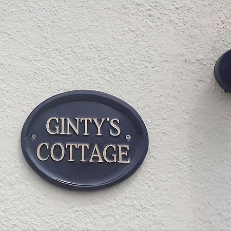 Cozy & Remote Hideaway Gintys Cottage Ross Port エクステリア 写真