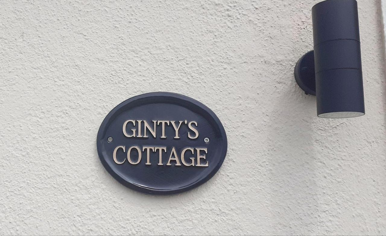 Cozy & Remote Hideaway Gintys Cottage Ross Port エクステリア 写真