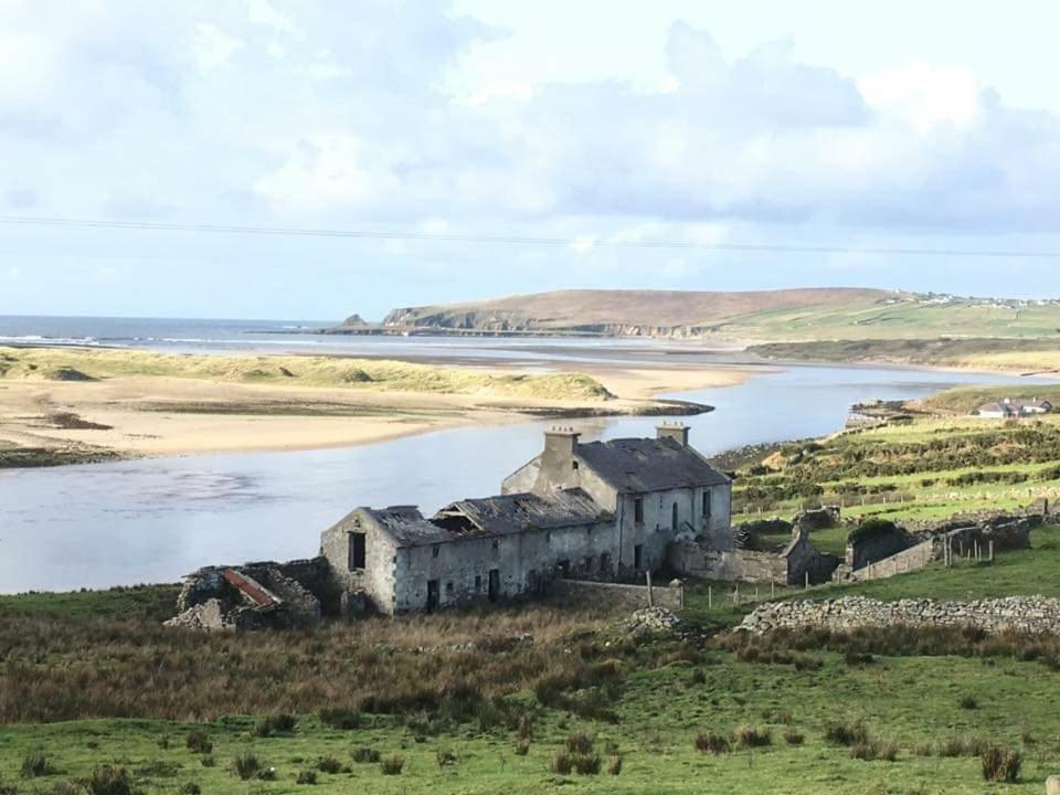 Cozy & Remote Hideaway Gintys Cottage Ross Port エクステリア 写真